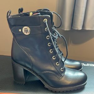 Tommy Hilfiger Boots size 91/2 women’s